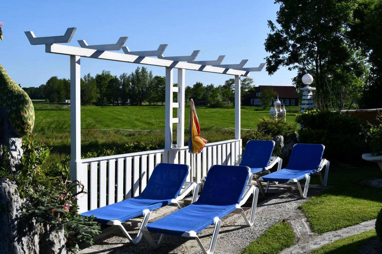 Garni Hotel-Pension Holum Neuharlingersiel Extérieur photo